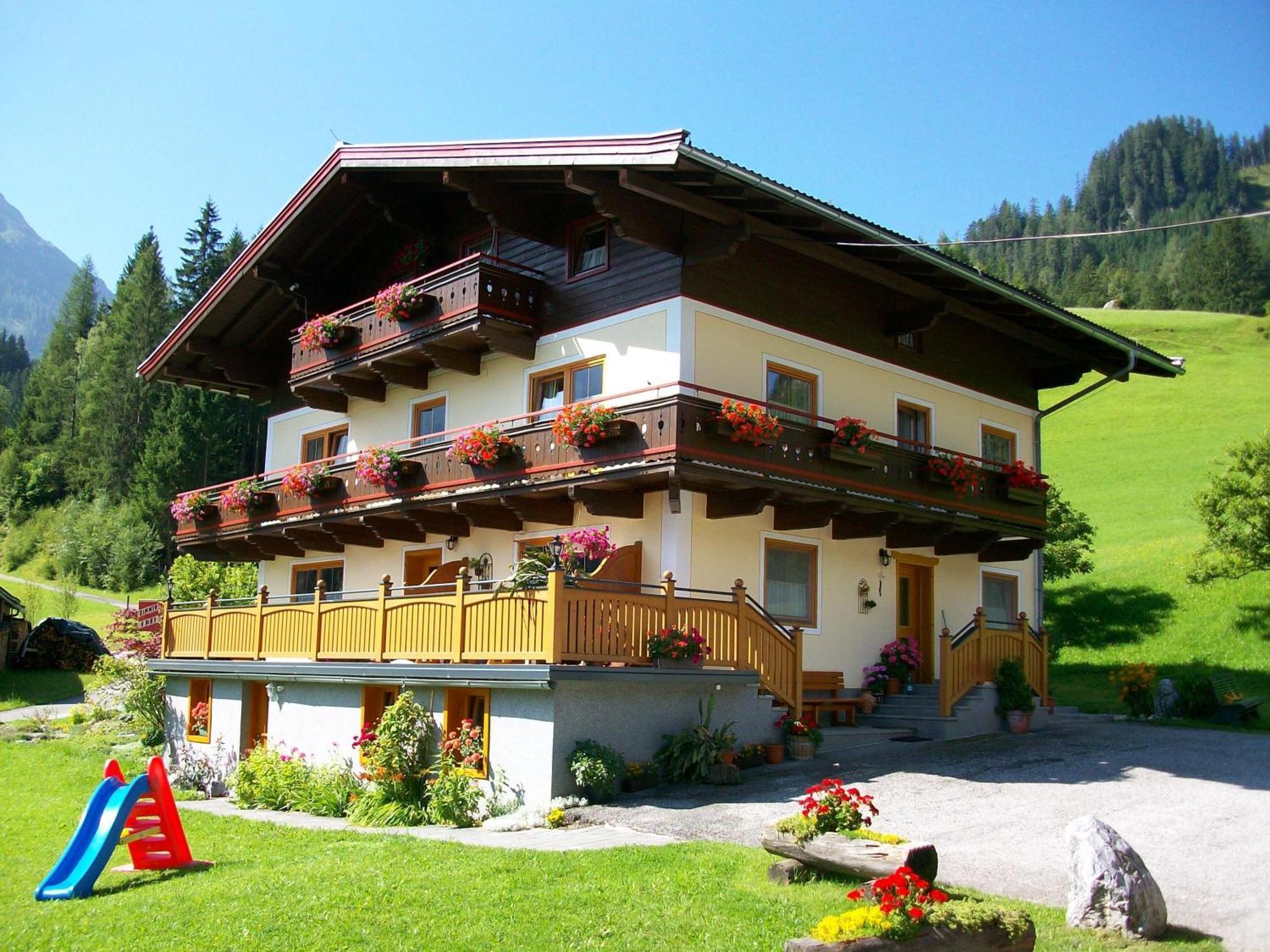 Oberschlassbergbauer Wald im Pinzgau Bagian luar foto
